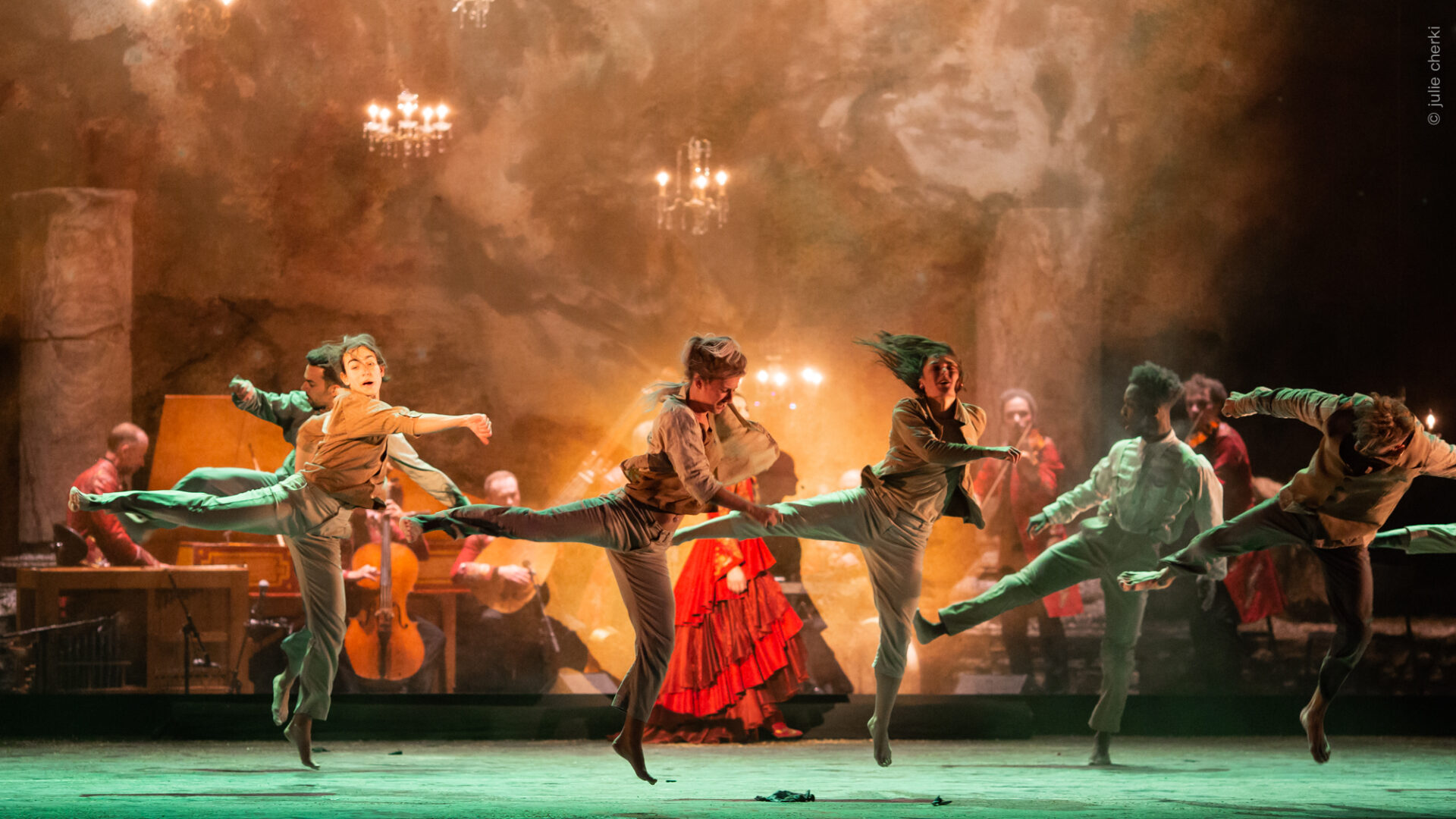 Les danseurs de Mourad Merzouki pour Folia